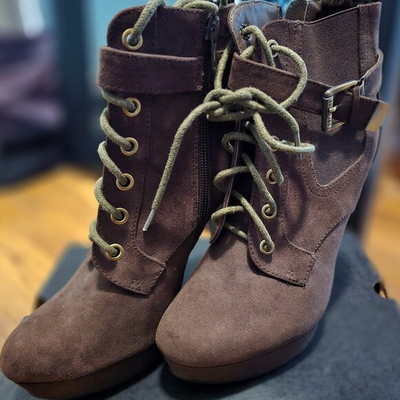 Guess Booties - Picture 1 of 2
